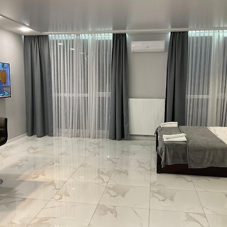 לבוב Vip Apartment Near Center מראה חיצוני תמונה